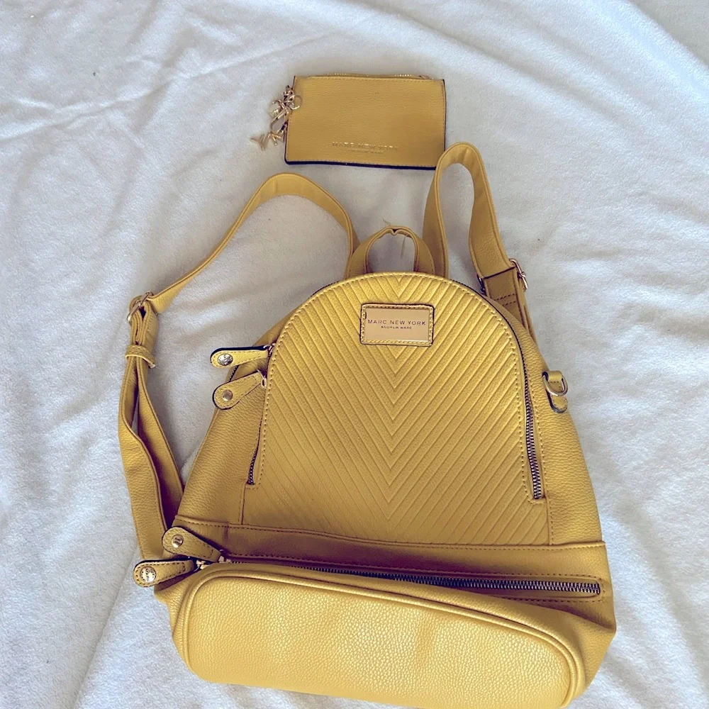 Mini Yellow BackPack - Picture 2 of 3